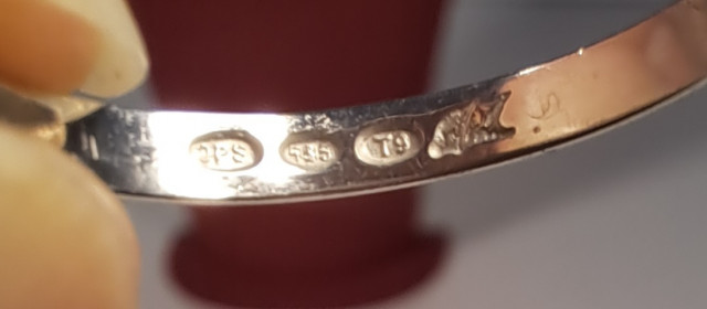 Valkokultasormus 14k timantilla