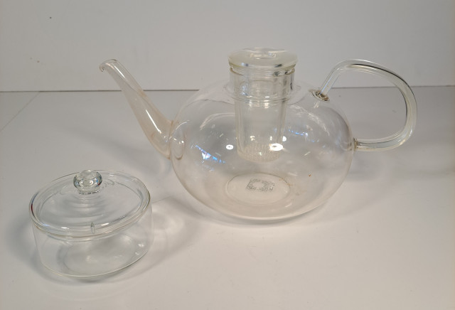 Wilhelm Wagenfeld Lasinen teekannu ja astia