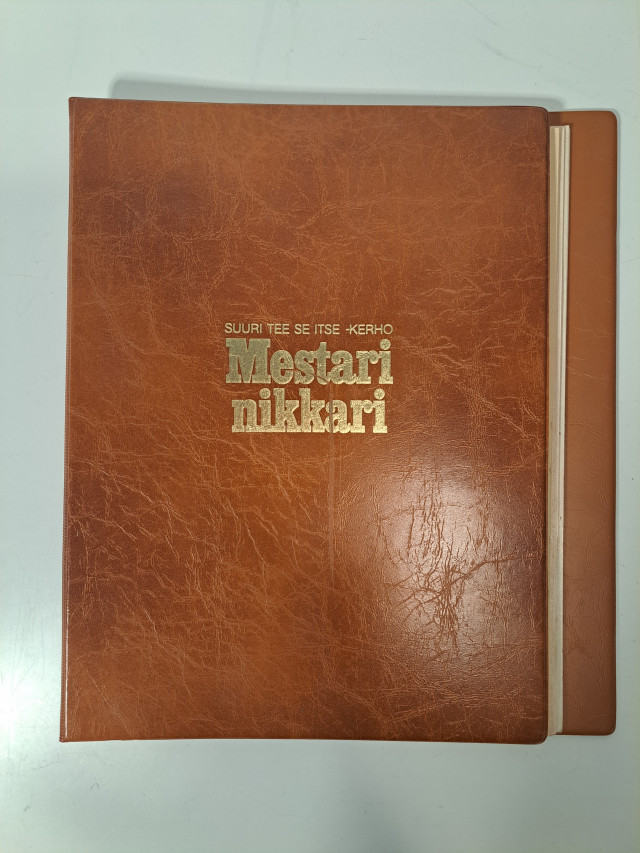 Vanha Mestarinikkari kansio+lehdet 1970-luvulta