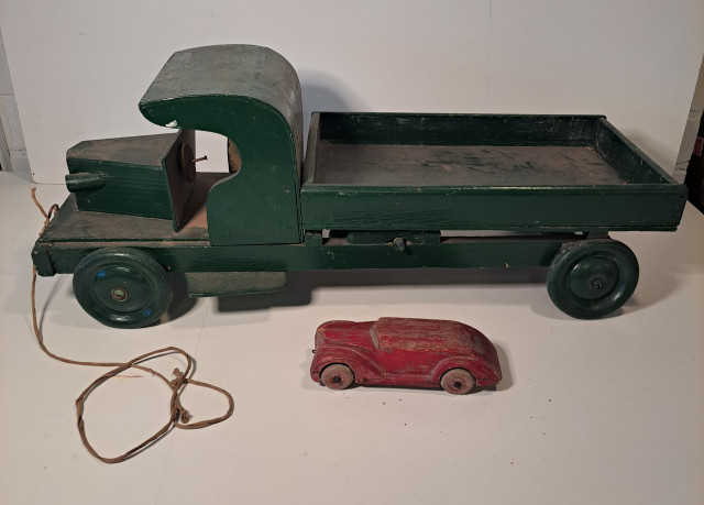 Todella Vanhat puuautot