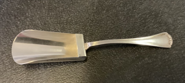 Pieni suolalusikka, hopeaa