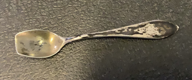 Pieni suolalusikka, hopeaa