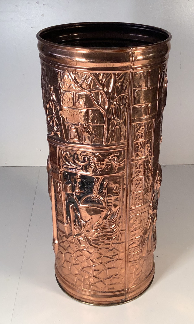 Sateenvarjoteline, korkeus 43 cm ,halk 19 cm