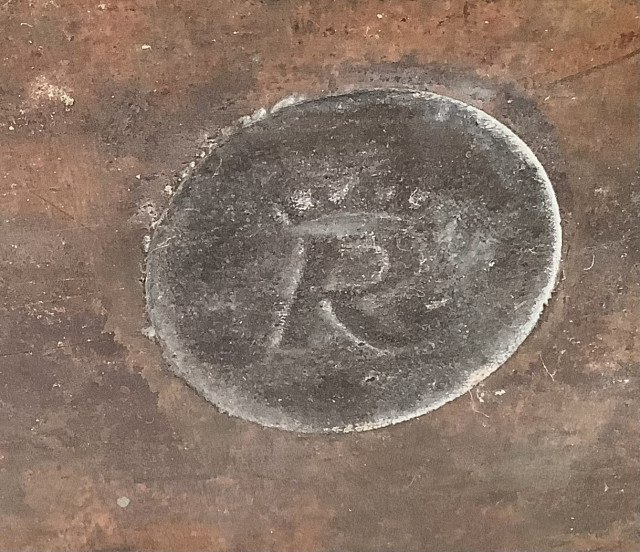 Timo Sarpanevan Rosenlewille suunnittelema metallinen uunivuoka