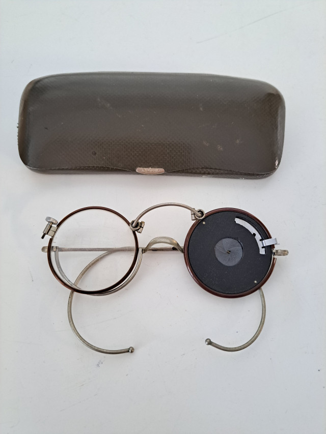 Antiikkiset Kellosepän silmälasit