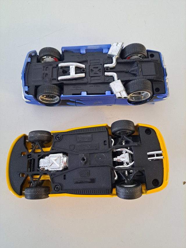 Autojen pienoismallit Chevrolet&Dodge