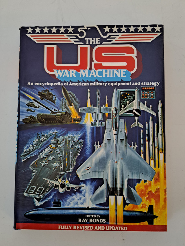 US war machine- kirja