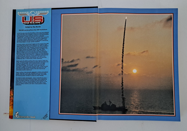 US war machine- kirja