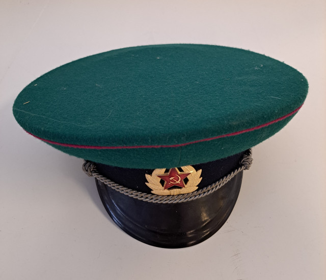 Neuvostoliittolainen rajavartiojoukkojen virkalakki