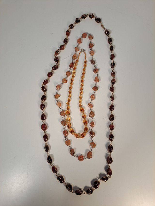 Kaulakorut 3kpl kiveä ym.