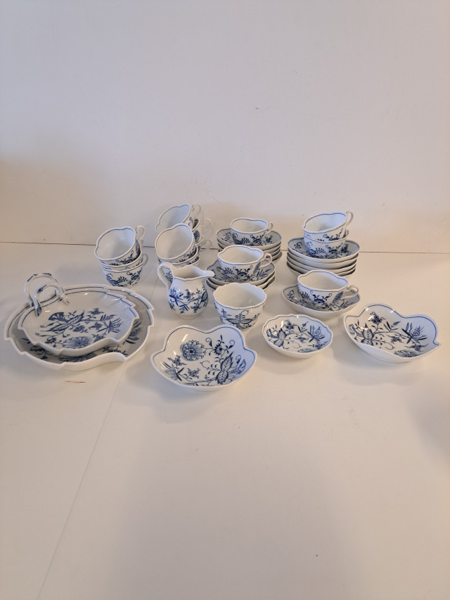 Maissen keramiikka kahviastiasto