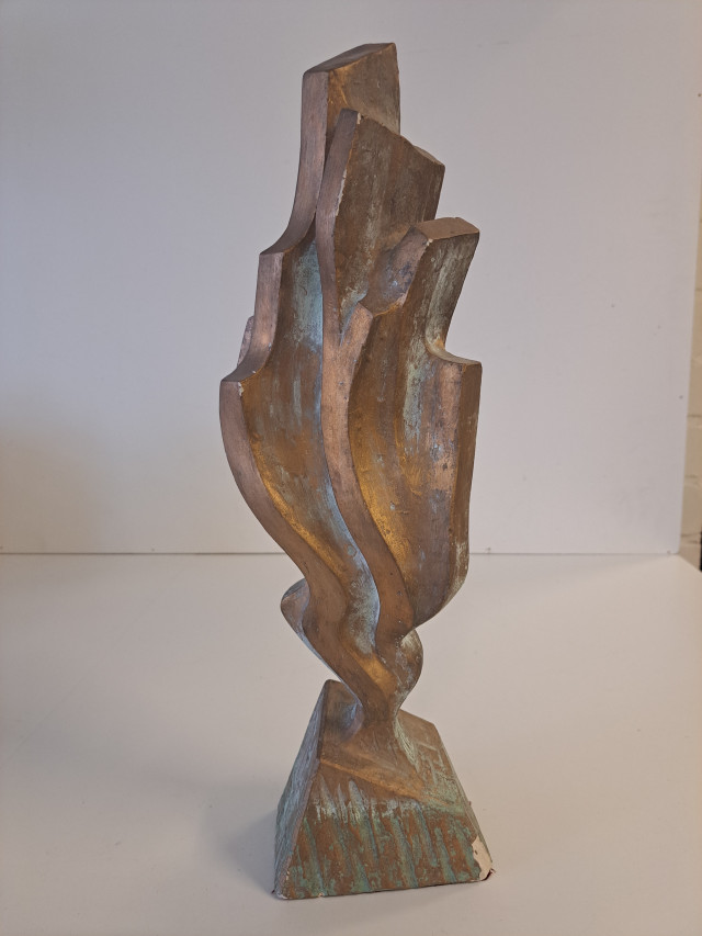 Kipsi taideteos "Elonliekki"signeerattu Kotilainen