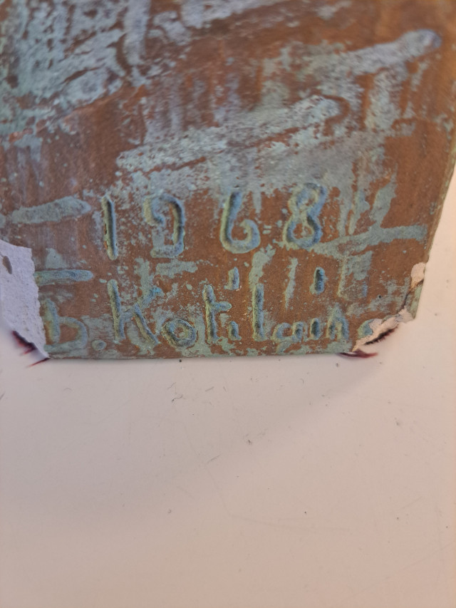 Kipsi taideteos "Elonliekki"signeerattu Kotilainen