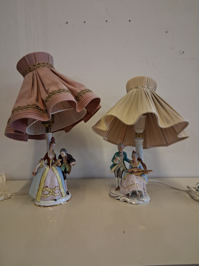 Bavaria Lamput 2kpl ehjät ja vanhat