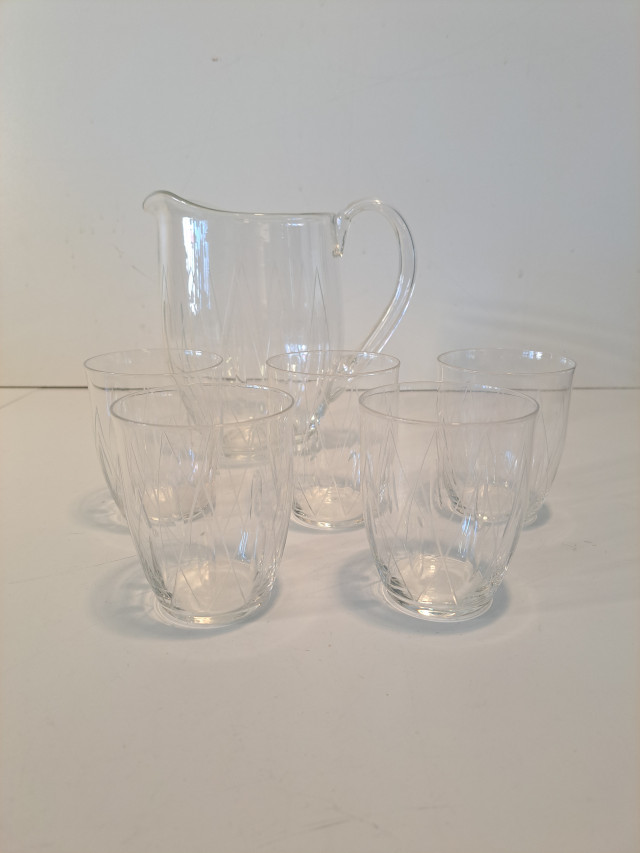 Vintagekannu ja 5kpl laseja