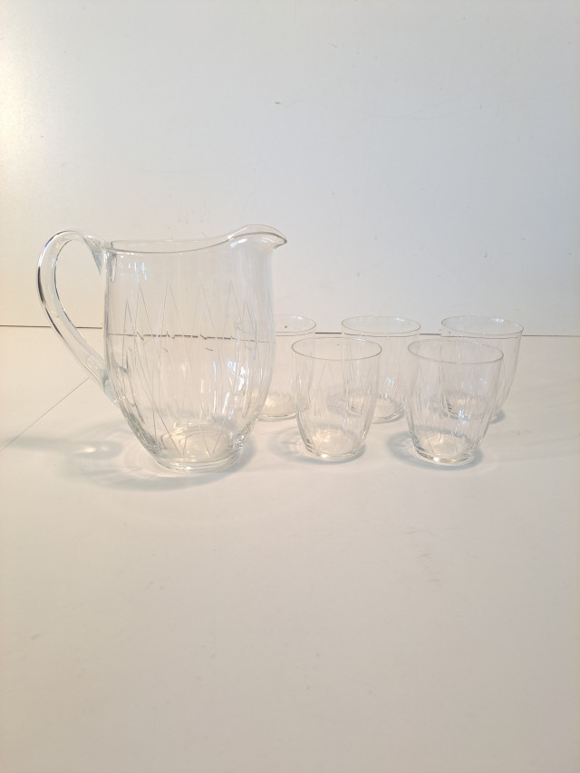 Vintagekannu ja 5kpl laseja