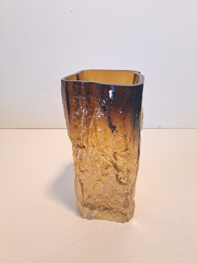 Kumelan maljakko, Kaj Blomqvist signeerauksella