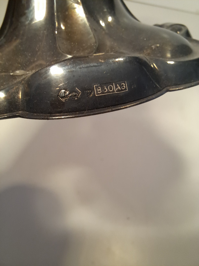 Hopeiset kynttilänjalat