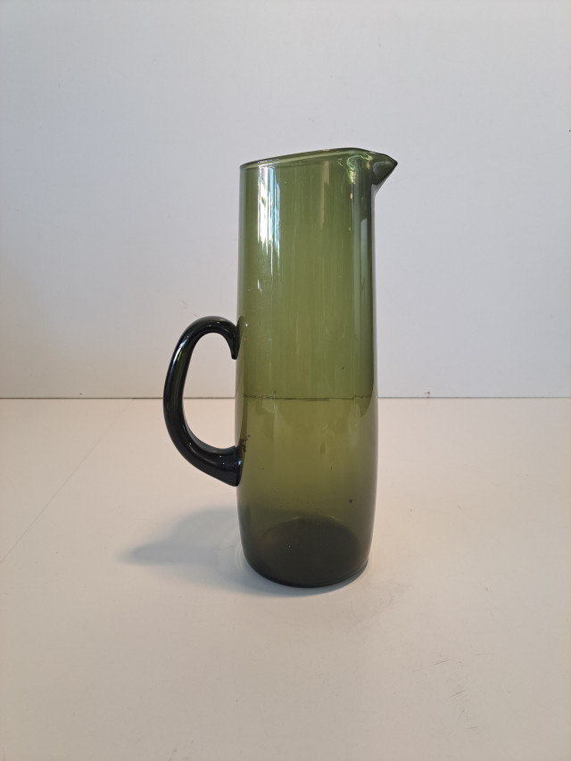 Iittalan oliivinvihreä lasikaadin, Erkki Vesanto