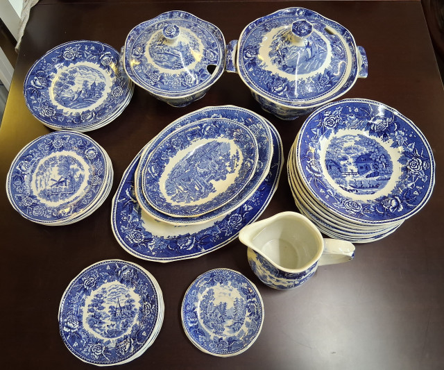 Arabia maisema astiasto 48 ehjää osaa.