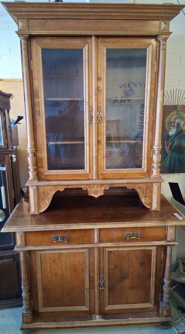 Uusrenessanssi kaappi 1900 luvun alku