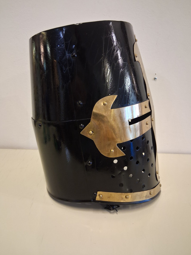Temppeliritareiden Kypärä Repro metallia