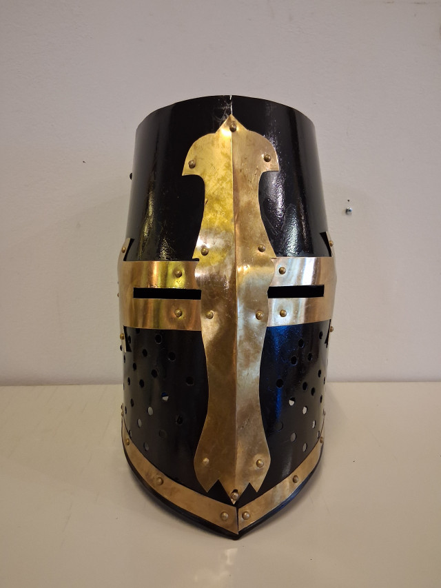 Temppeliritareiden Kypärä Repro metallia