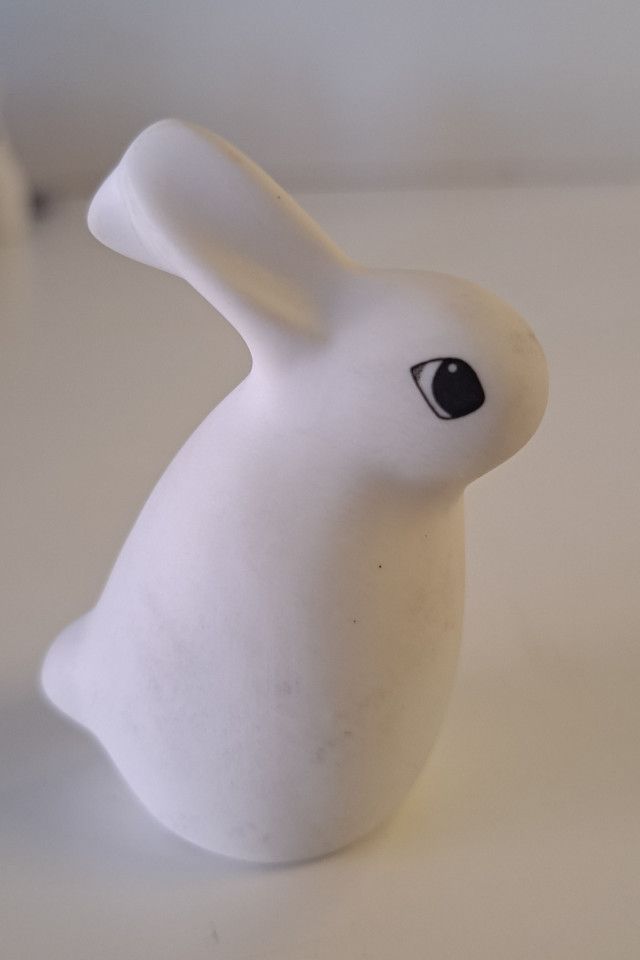 Heljä Liukko-Sundströmin pupu figuuri