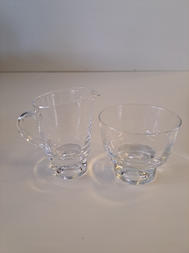 Iittala Future sarjan kermakko ja sokerikko