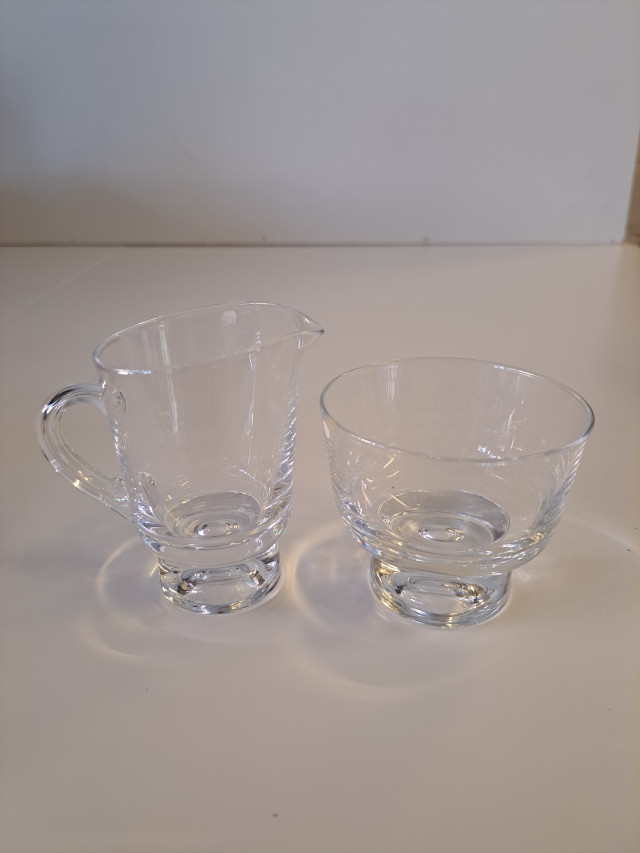 Iittala Future sarjan kermakko ja sokerikko