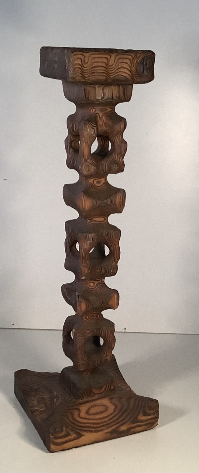 Kynttilänjalka.  Puuta, Erkki Hovi