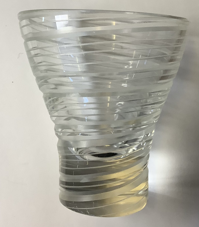 Iittalan lasi , Tapio Wirkkalan signeeraus,korkeus 10 cm