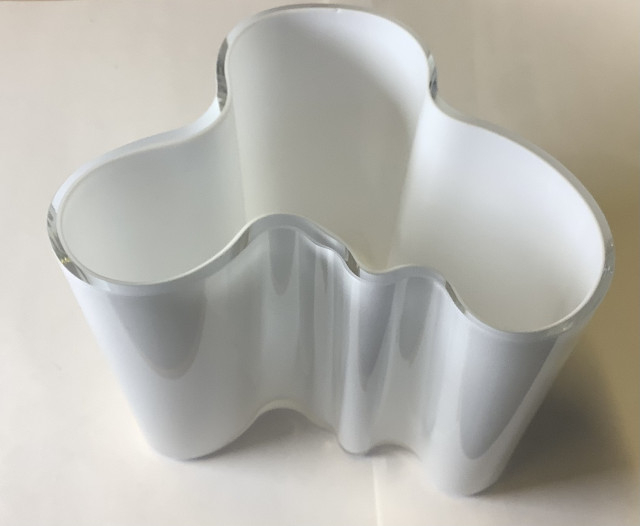 Aallon maljakko, korkeus 12 cm