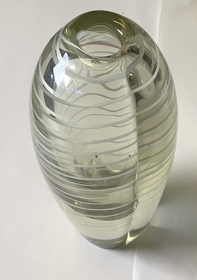 Humppilan maljakko, signeeraus Helander