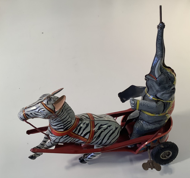 Peltinen Mekaaninen Sirkuslelu