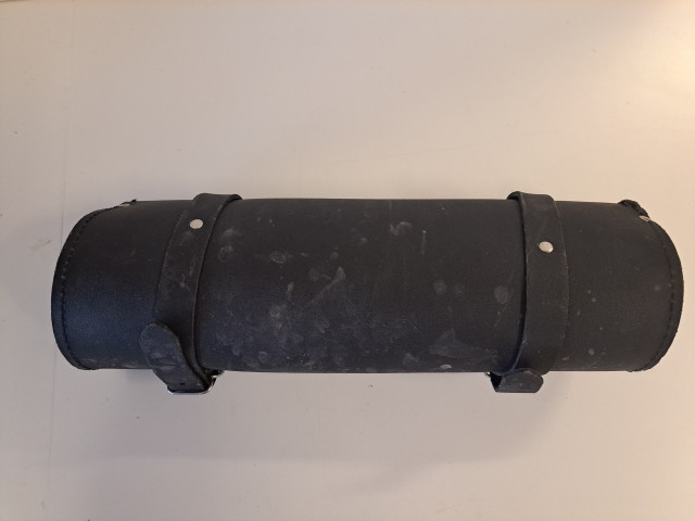 Moottoripyörän putkilaukku