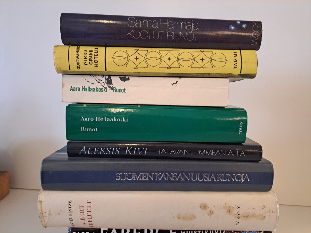 14 kpl kirjoja mm. Raimo Fagerström Suomalaista hopeaa & klassikko runoteoksia