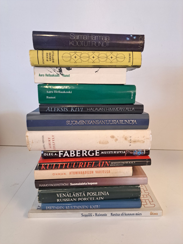 14 kpl kirjoja mm. Raimo Fagerström Suomalaista hopeaa & klassikko runoteoksia