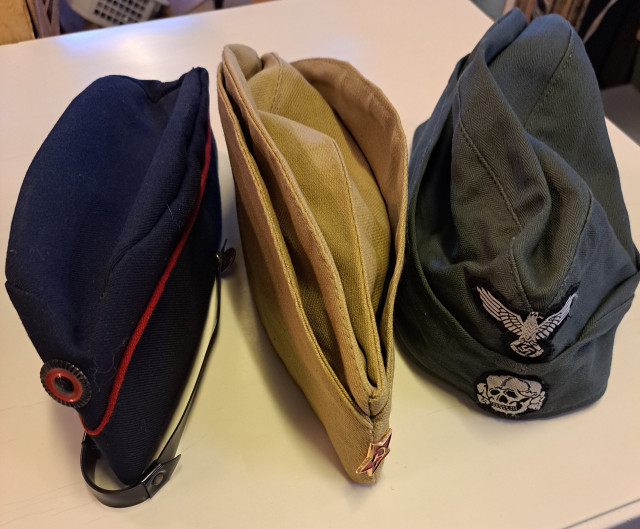 Kolme suinkaa, VR, joku ja CCCP