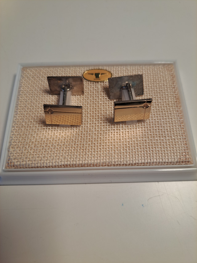 Elis Laine, Kupittaan kulta kalvosinnapit, hopea 813