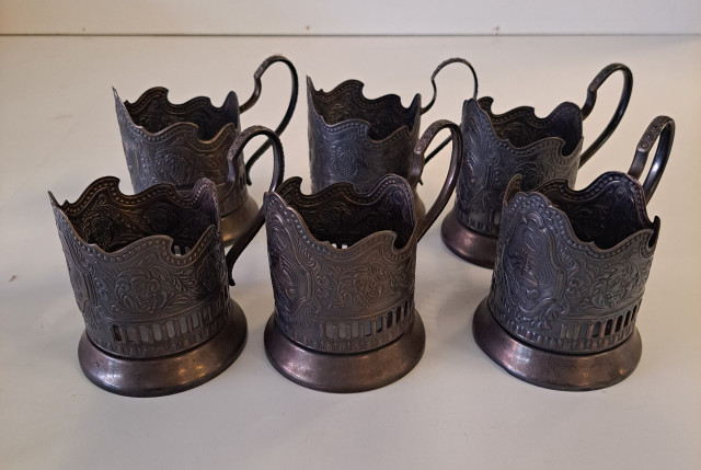 Antiikkiset ja koristeelliset venäläiset teelasinpidikkeet 6kpl