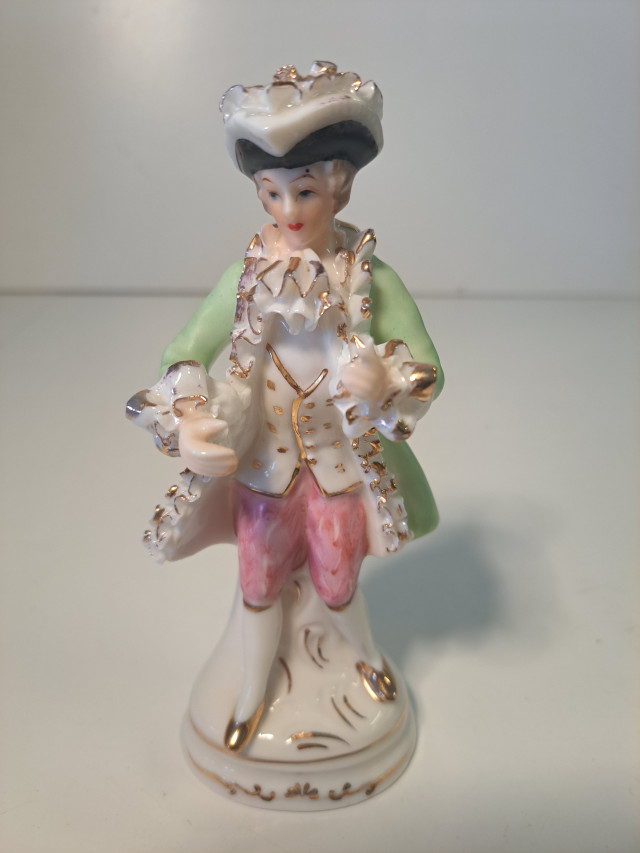 Rokokoo tyylinen keräilyfiguuri