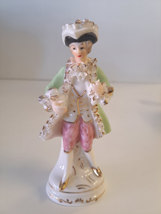 Rokokoo tyylinen keräilyfiguuri
