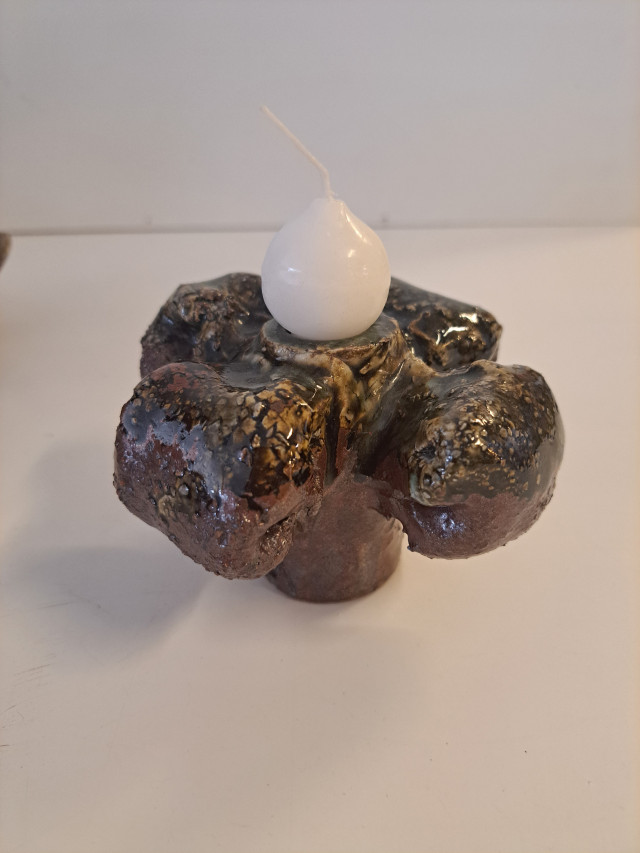 Pentik Kaamoskivi kynttilänjalka, Anu Pentik