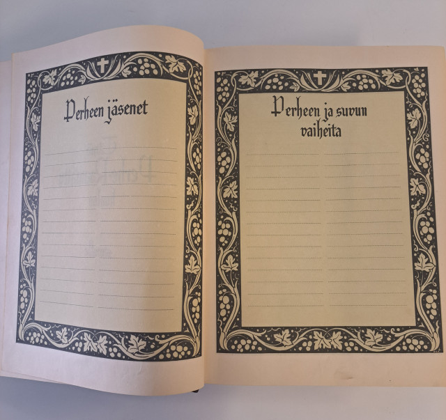 Iso perheraamattu vuodelta 1948