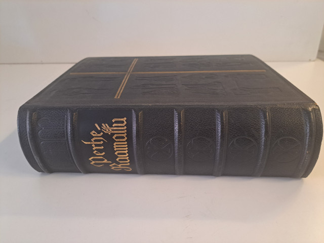 Iso perheraamattu vuodelta 1948