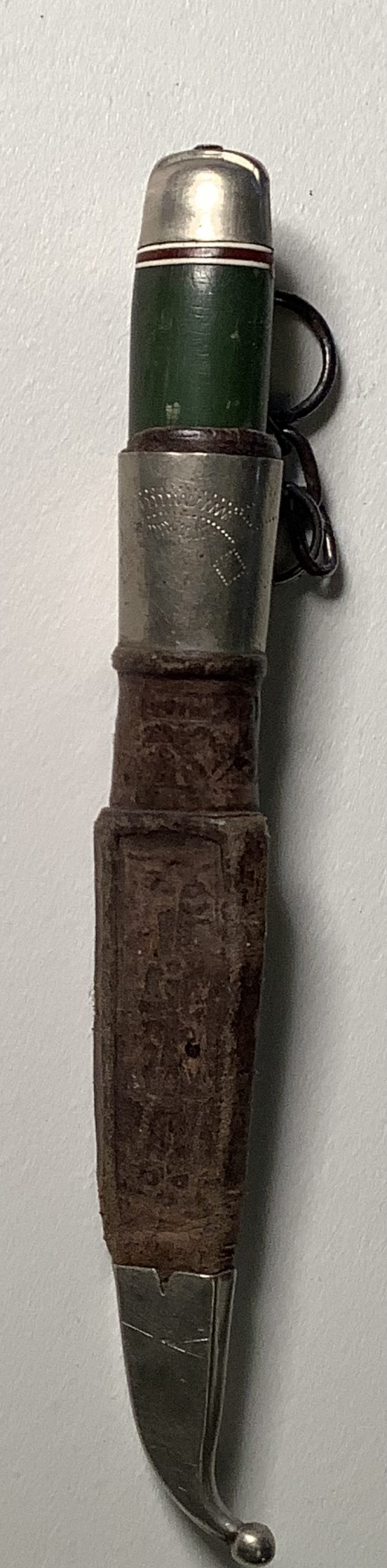 Puukko tuppeineen, pituus15 cm