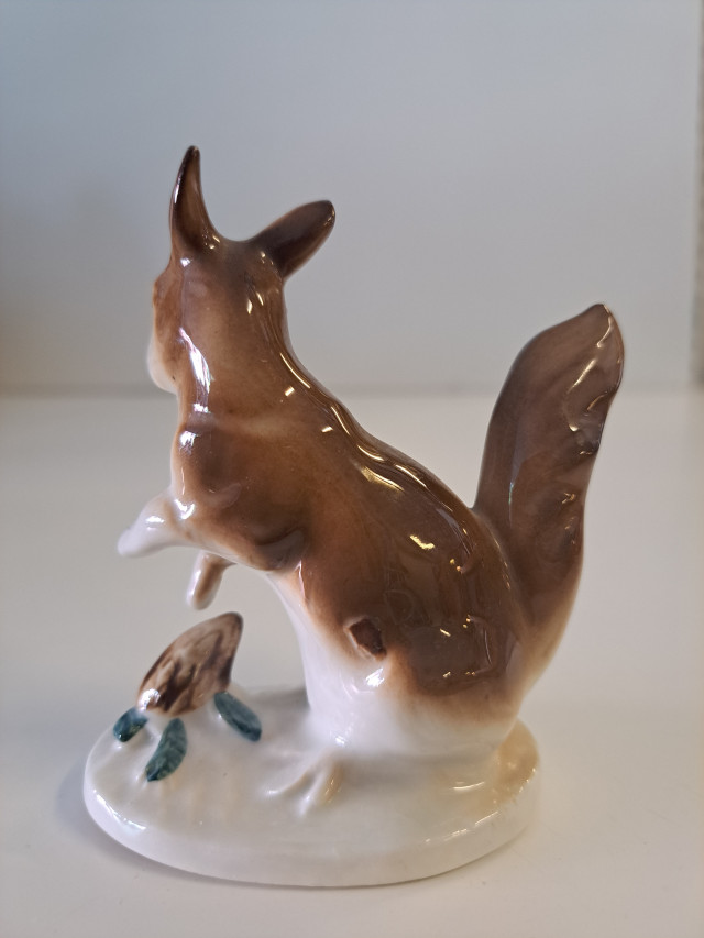 Keraaminen oravafiguuri, vintage keräily