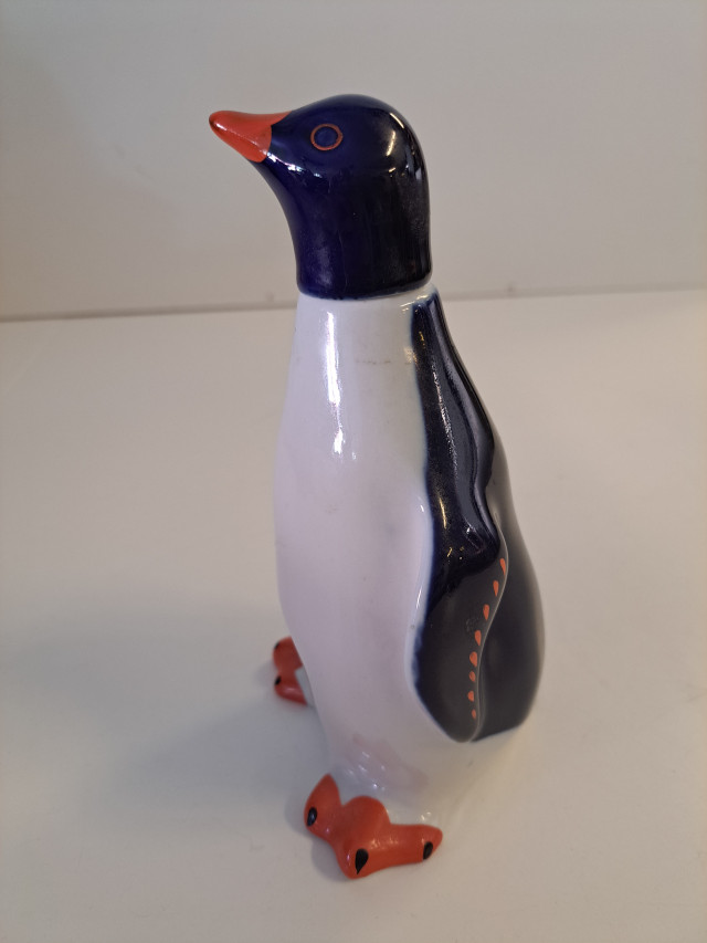Lomonosov pingviini karahvi