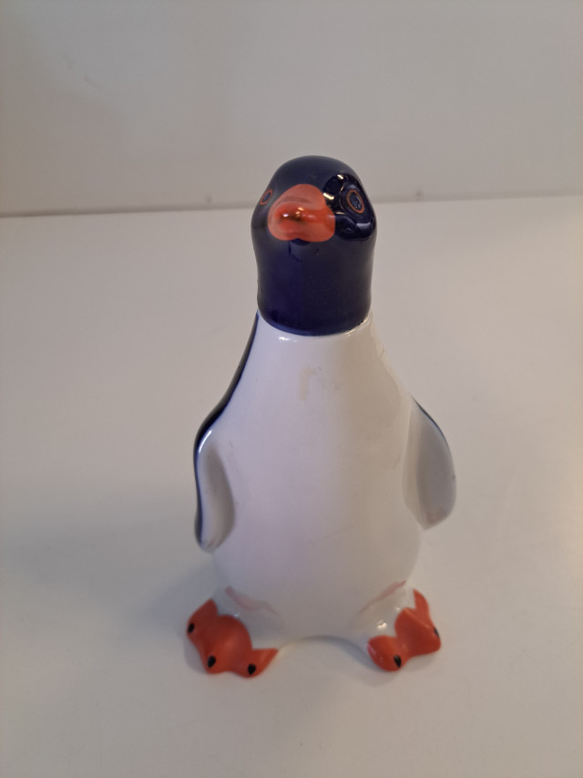 Lomonosov pingviini karahvi